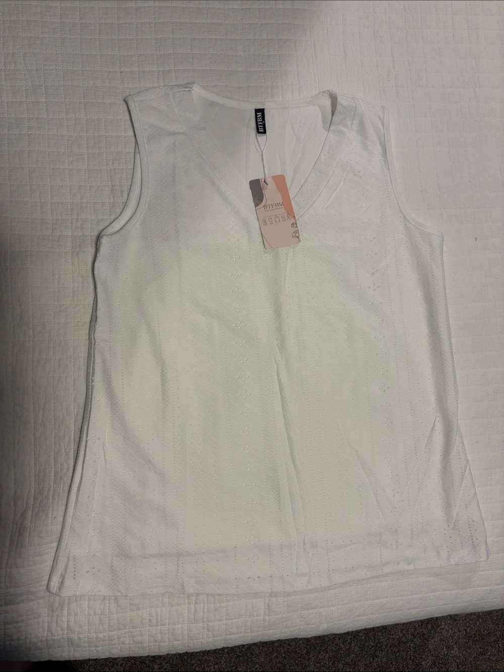 St. John Collection White Sleeveless V-Neck Knit Tank